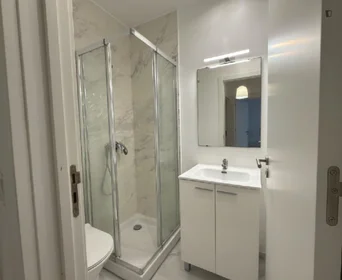 Habitación privada en R. Adelino Mendes, imagen 7 de 8