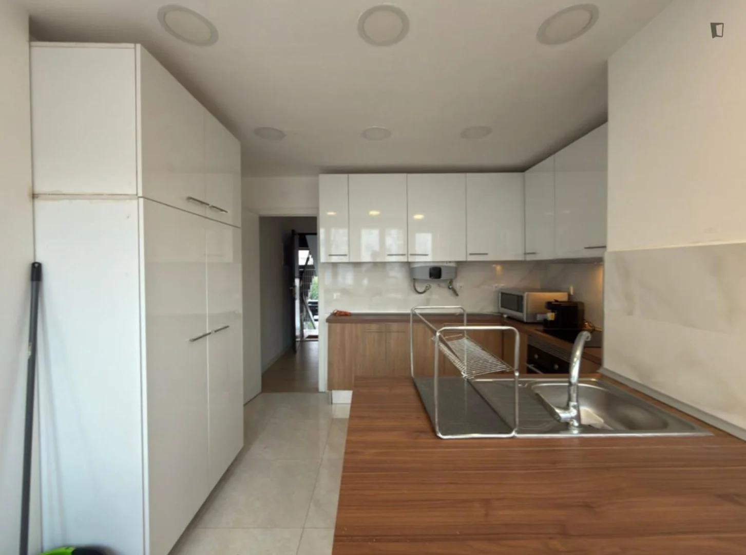 Habitación acogedora para estudiantes disponible en 