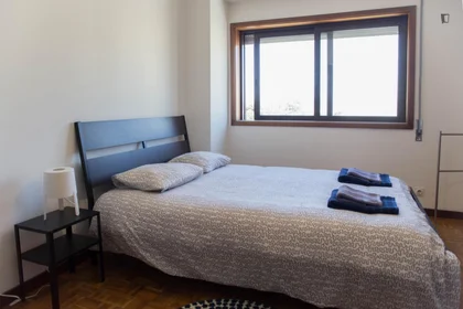 Stanza privata in Praceta Afonso Pinto de Magalhães, immagine 1 di 10
