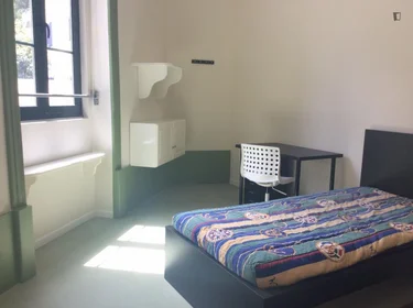 Habitación privada en Rua Delfim Maia, imagen 2 de 22