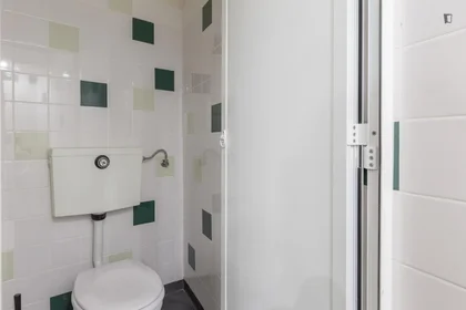 Habitación privada en Rua Delfim Maia, imagen 18 de 22