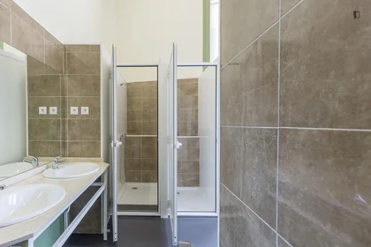 Habitación privada en Rua Delfim Maia, imagen 20 de 22