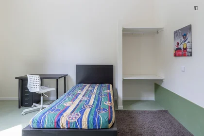 Habitación privada en Rua Delfim Maia, imagen 3 de 22
