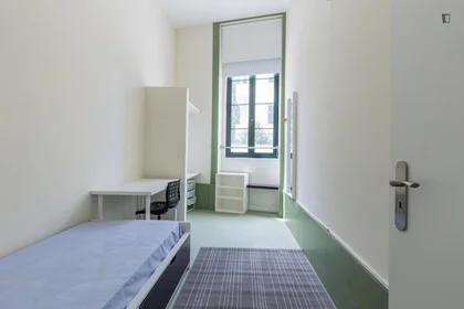 Habitación privada en Rua Delfim Maia, imagen 1 de 22