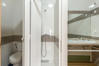 Habitación privada en Rua Delfim Maia, imagen 12 de 22