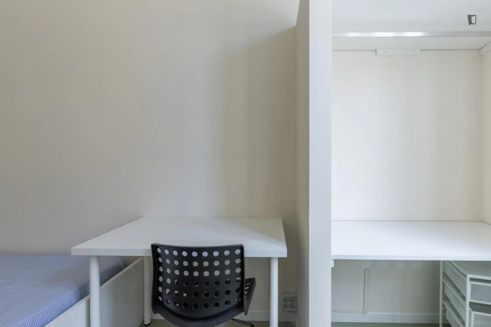 Habitación en apartamento estudiantil en alquiler en , completamente amueblado