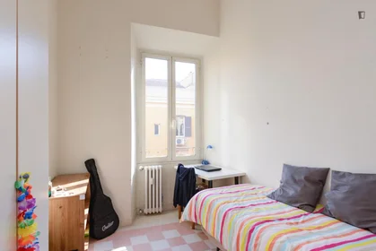 Quarto privado em Via Germano Sommeiller, imagem 1 de 10
