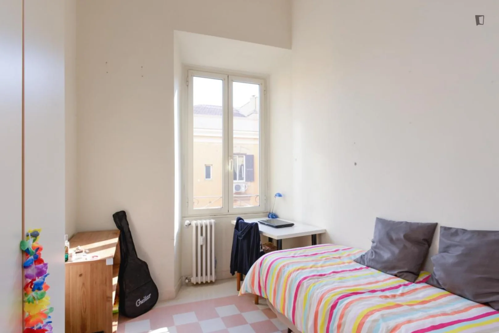 Quarto de estudante funcional perfeito para estudar em 