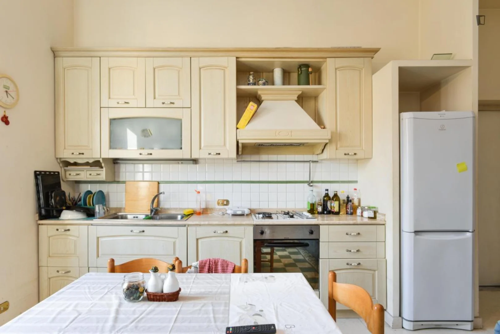 Quarto de estudante económico com localização conveniente em 