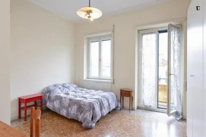 Chambre partagée à Via Federico Ozanam, 23, image 1 de 11