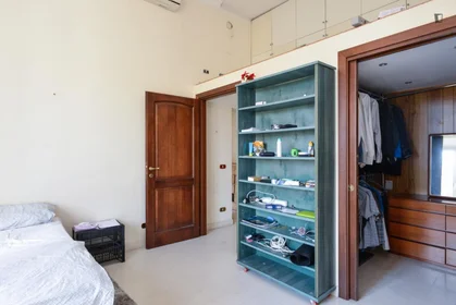 Chambre partagée à Via Germano Sommeiller, image 3 de 16