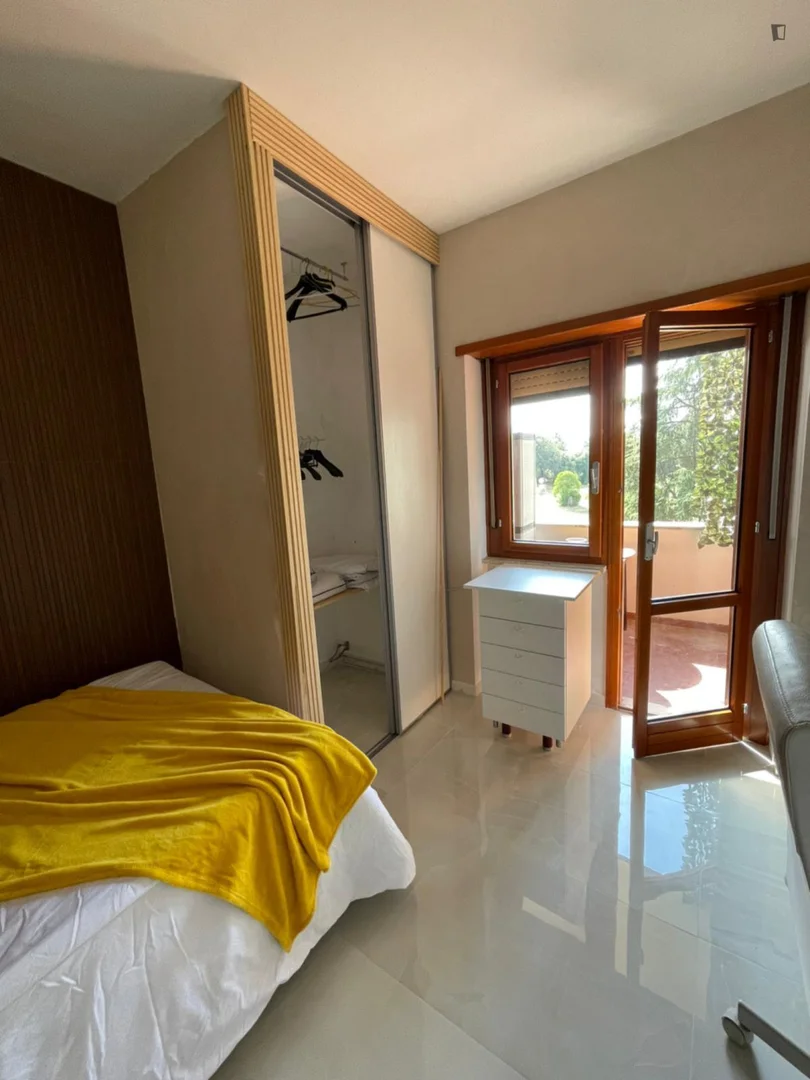 Economical student room with convenient location in 
