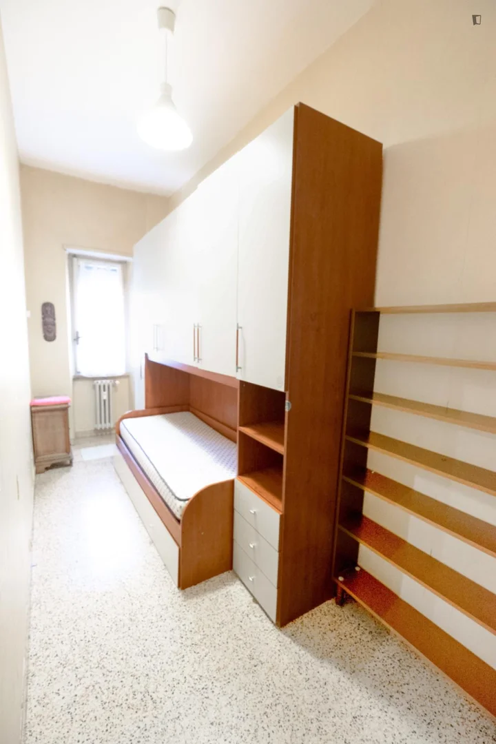 Functional student room perfect for studying in