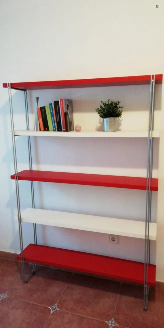 Habitación para estudiantes en  con área de estudio y facilidades compartidas