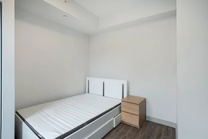 Appartamento intero in residence in 168 Division St, Kingston, ON K7L 0G5, Canada    , immagine 13 di 26