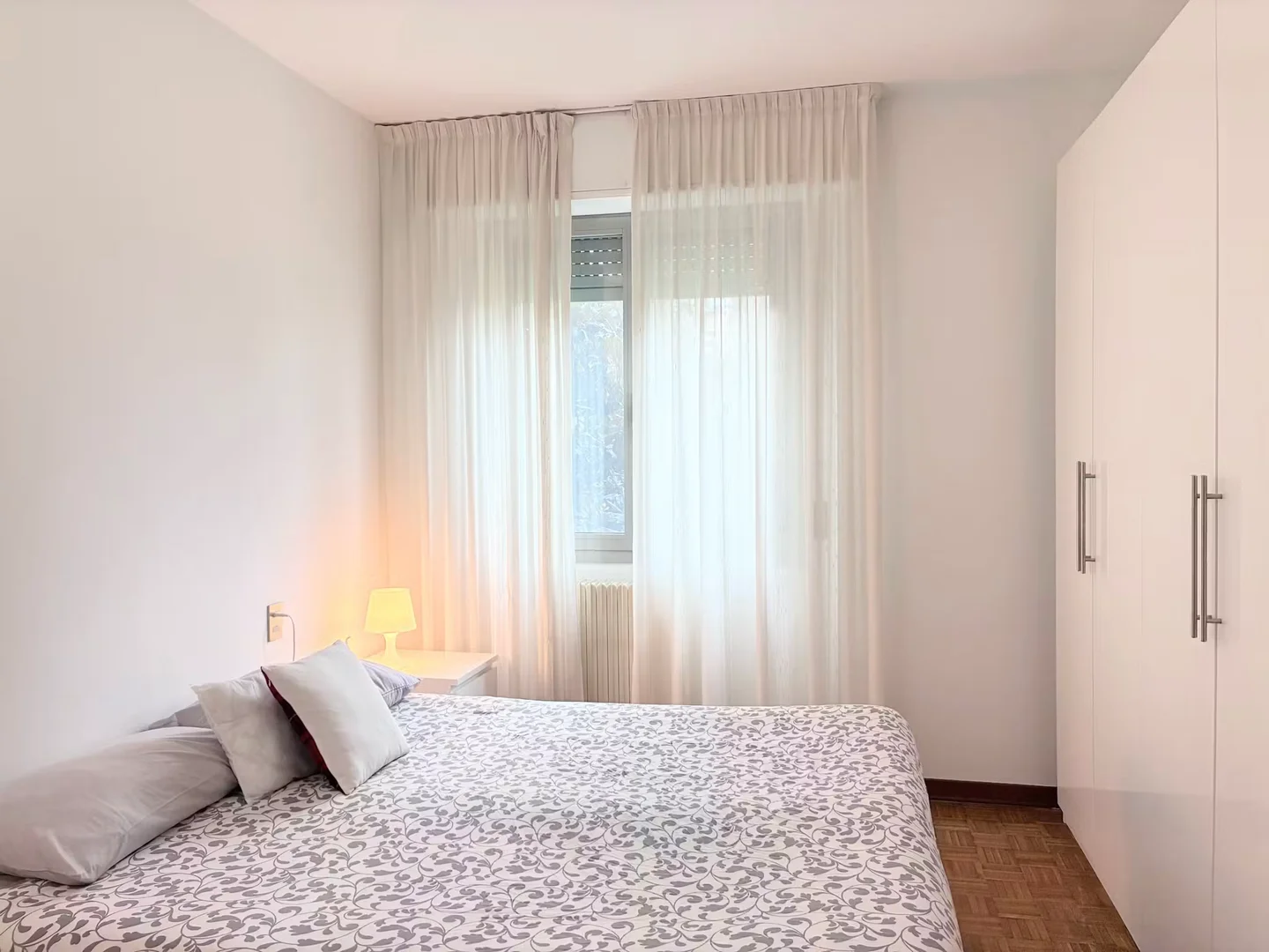 Habitación acogedora para estudiantes disponible en 