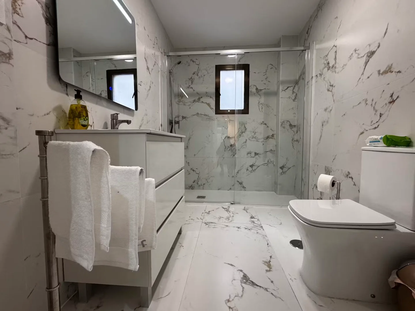 Economical student room with convenient location in 