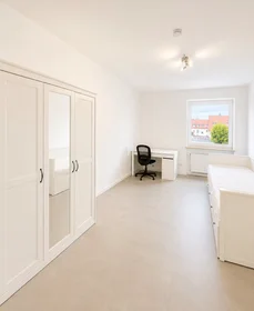 Private room at Korbinianplatz, Milbertshofen, image 1 of 10