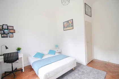 Cheap private room in Bordeaux