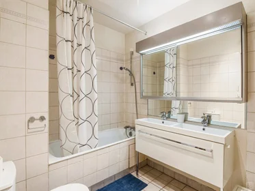 Privatzimmer in der Les Martinets, Rueil-Malmaison, bild 6 von 9