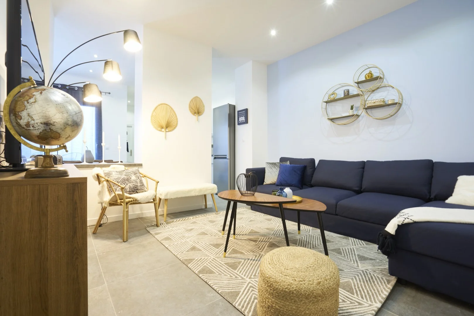 Affordable room for students with ample lighting in 