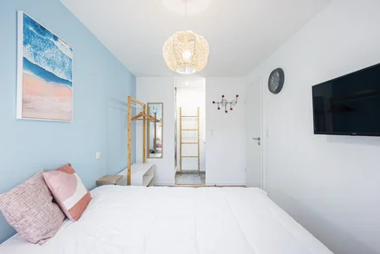 Private room at 28 RUE DE FRELAND, image 15 of 16