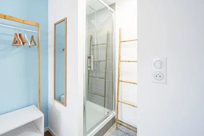 Private room at 28 RUE DE FRELAND, image 8 of 16