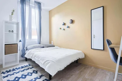 Habitación privada en 174 Rue de Cagny, 80090 Amiens, France, imagen 1 de 20