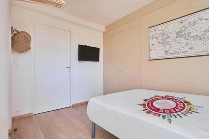 Privatzimmer in der 25 Rue Géruzez, 51100 Reims, France, bild 2 von 6