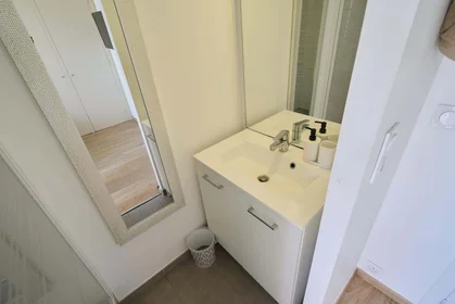 Privatzimmer in der 25 Rue Géruzez, 51100 Reims, France, bild 6 von 6
