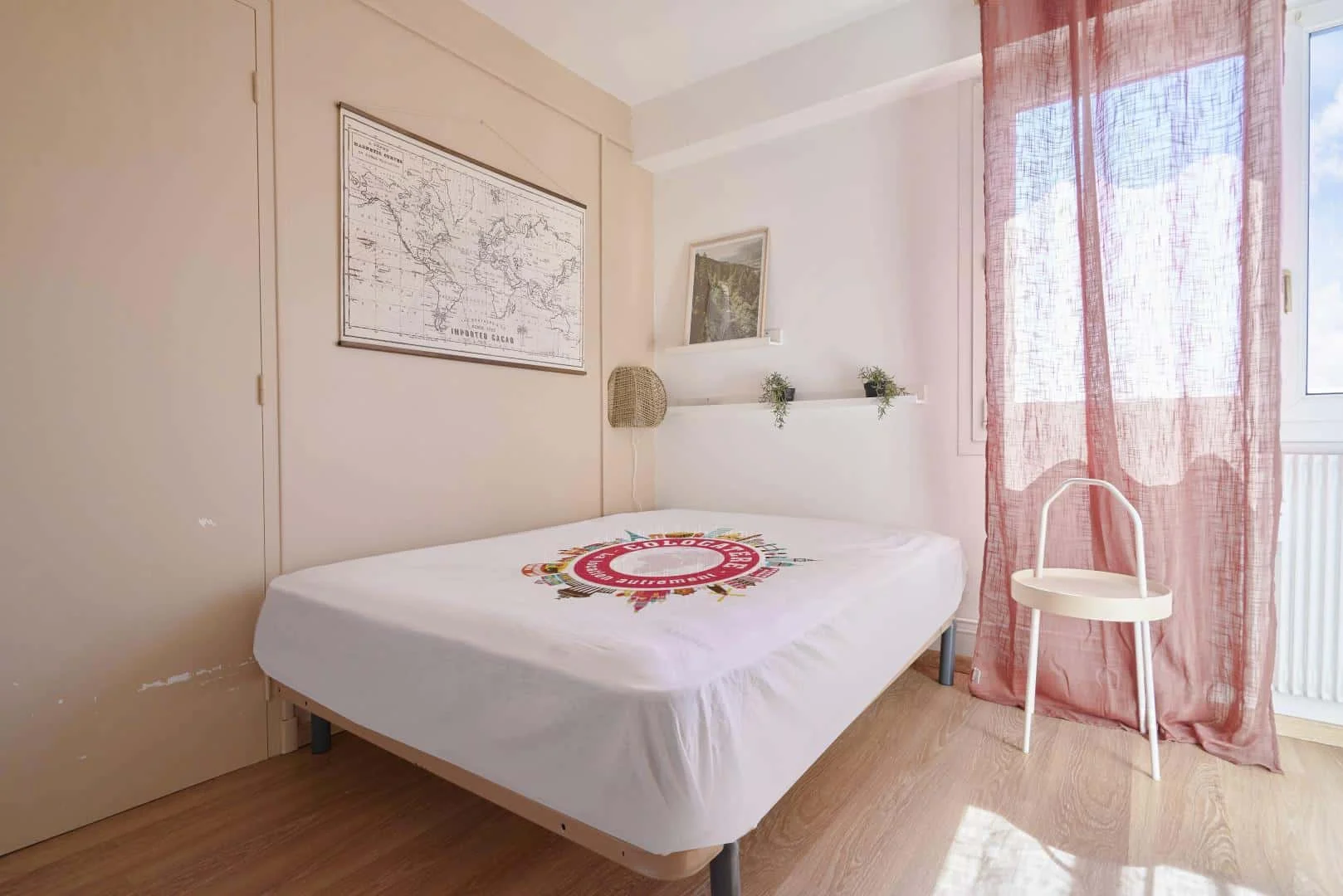 Affordable room for students with ample lighting in 