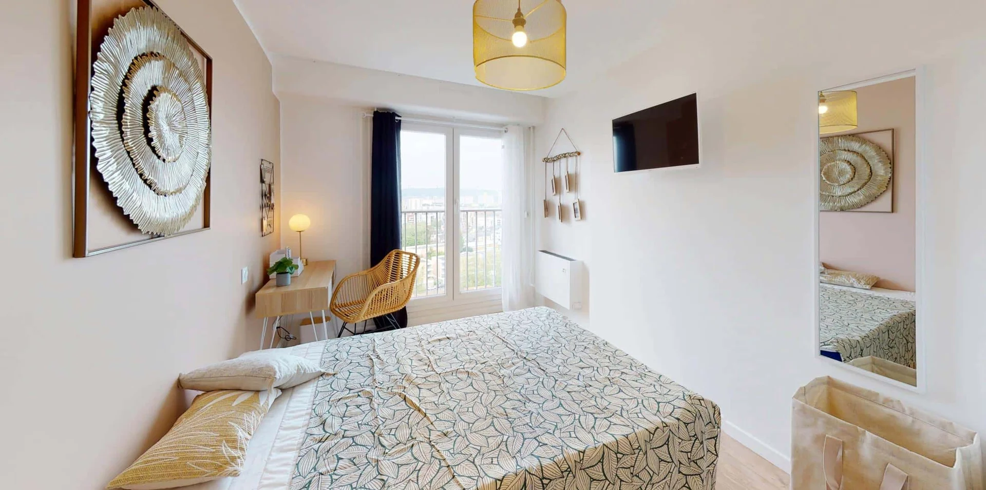 Quarto para alugar em apartamento de estudantes em , totalmente mobilado