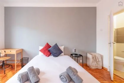 Private room at Lumiar - Alameda das Linhas de Torres, R/C, image 11 of 12