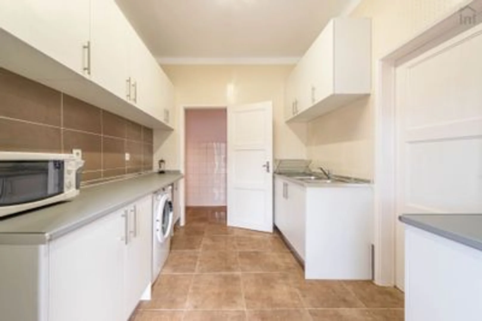 Cozy room for students available in 