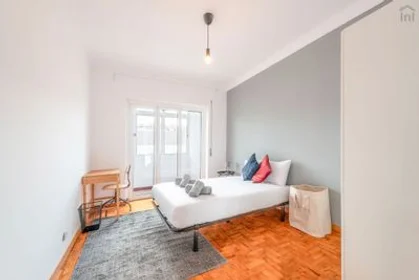 Private room at Lumiar - Alameda das Linhas de Torres, R/C, image 10 of 14
