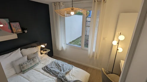 Privatzimmer im Wohnheim in der 54 Avenue de la Croix Blanche, bild 1 von 16