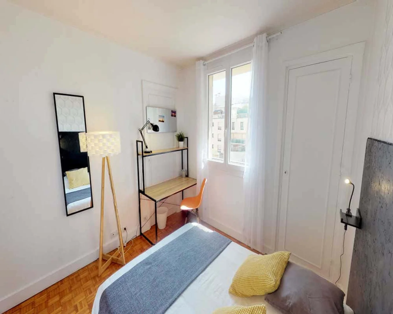 Budget-friendly student room close to campus in 