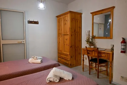 Habitación privada en 1 Triq Il- Qasab, San Ġiljan, Malta, imagen 16 de 29