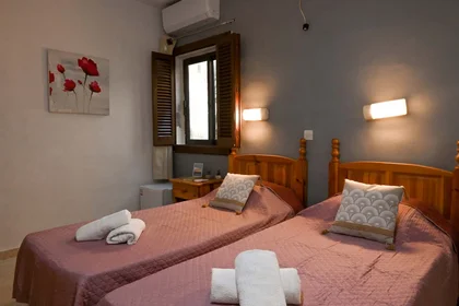 Habitación privada en 1 Triq Il- Qasab, San Ġiljan, Malta, imagen 10 de 29