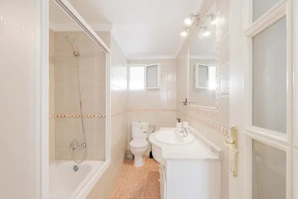 Quarto privado em C. Hermano Tomás Bengoa, 6, 3º c, 11401 Jerez de la Frontera, Cádiz, Spain, imagem 26 de 49