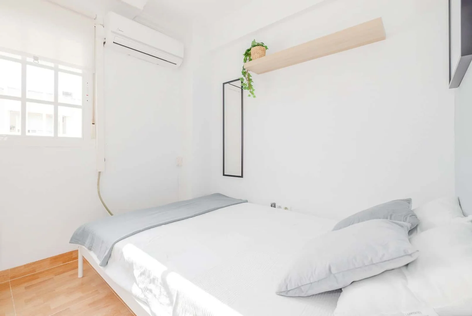 Habitación en apartamento estudiantil en alquiler en , completamente amueblado