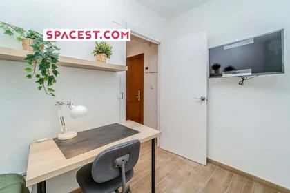 Privatzimmer in der C. Portillo del Prado, 17, 1ºf, 47011 Valladolid, Spain, bild 1 von 10