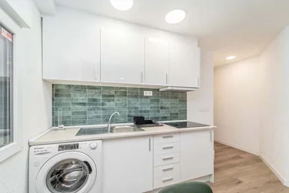 Private room at C. Peña de Francia, 8, 1º a, 47011 Valladolid, Spain, image 32 of 40