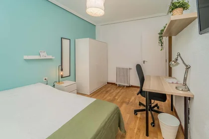 Private room at C. Silio, 8, 3º puerta c, 47005 Valladolid, Spain, image 3 of 37