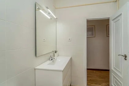 Private room at C. Silio, 8, 3º puerta c, 47005 Valladolid, Spain, image 8 of 36