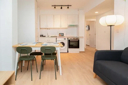 Quarto privado em C. de Las Navas de Tolosa, 46, 3º puerta a, Delicias, 50010 Zaragoza, Spain, imagem 31 de 36