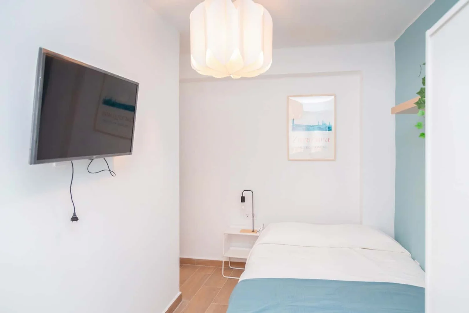 Quarto amigo do estudante em  com comodidades modernas
