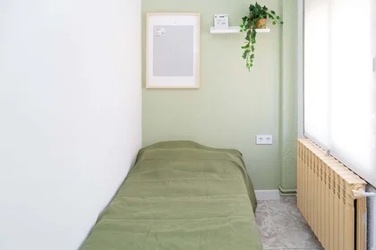 Özel oda konumu Calle de José García Sánchez, 28, puerta e, Delicias, 50005 Zaragoza, Spain, 4 32 görüntüsü
