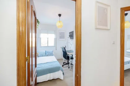 Quarto privado em Pl. los Pinos, 11405 Jerez de la Frontera, Cádiz, Spain, imagem 1 de 38