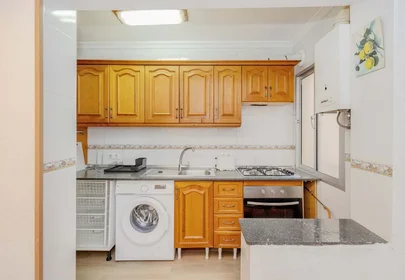 Quarto privado em Pl. los Pinos, 11405 Jerez de la Frontera, Cádiz, Spain, imagem 36 de 38